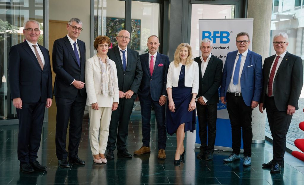 Das neu gewählte BFB-Präsidium nimmt für die kommenden drei Jahre seine Arbeit auf. - © BFB/Henning Schacht